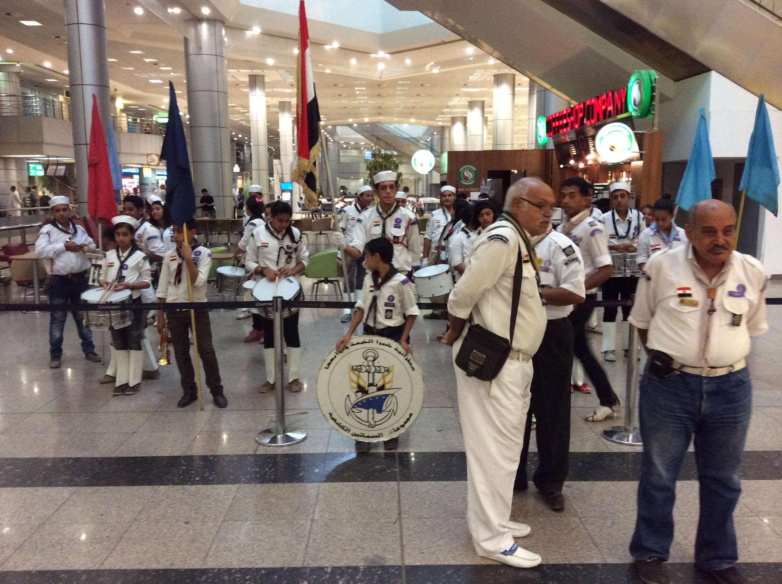 بالصور| تجهيزات في مطار القاهرة لإستقبال بعثة أولمبياد الشباب