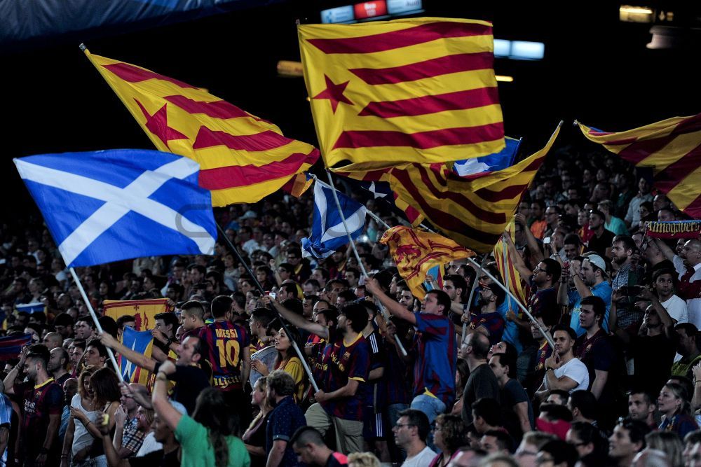 بالصور| على خطى إسكتلندا.. جماهير برشلونة تحلم بالاستقلال عن إسبانيا