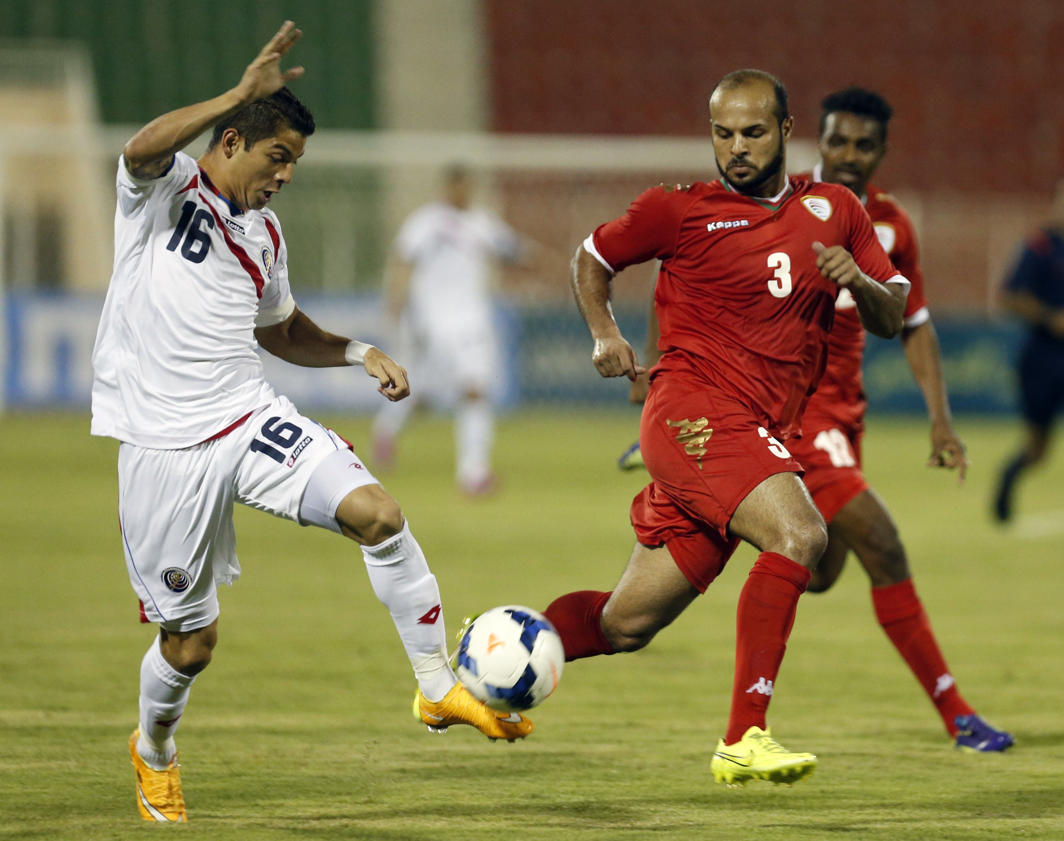 عمان تواجه الأوروجواي غداً استعدادا لخليجي 22