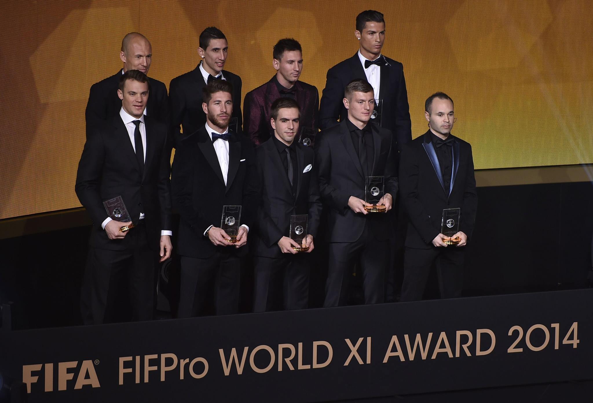 Лучшие команды 2014. FIFA FIFPRO World 11. Команда года ФИФА 2013. Команда года. Команда года FIFA 2014.