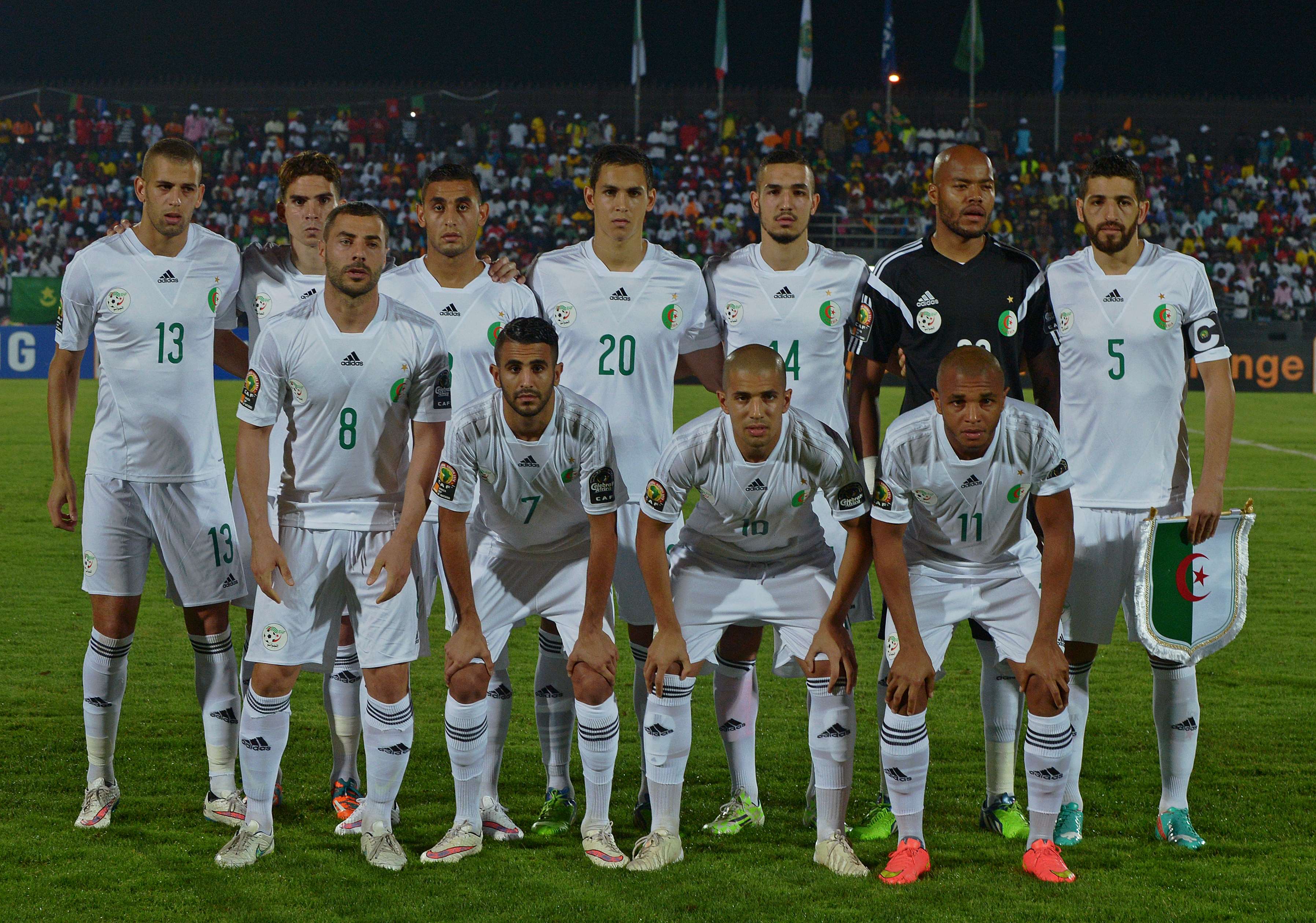 الجزائر تحتفل بالفوز الصعب على 