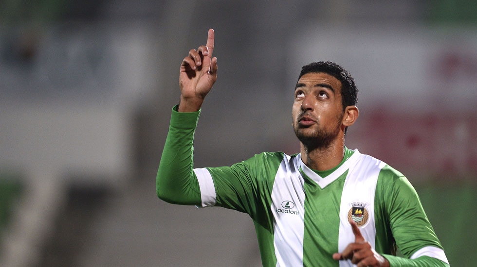 كوكا أساسيا أمام مارسيليا رغم وفاة والده