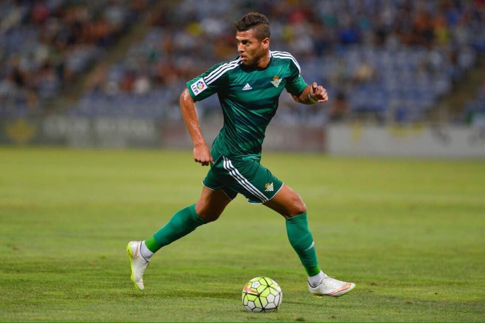 عمرو طارق يعود إلى ريال بيتيس بعد فشله في التجربة الأمريكية 