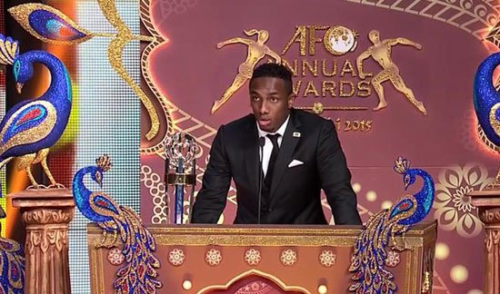 الإماراتي أحمد خليل يتوج بجائزة أفضل لاعب في آسيا