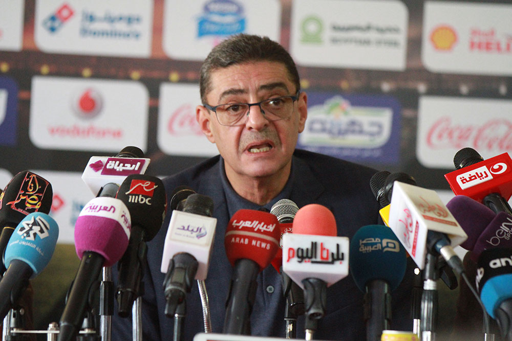 رئيس النادي الاهلي يبلغ وزير الرياضة بتراجع 5 اعضاء عن رفض التعيين