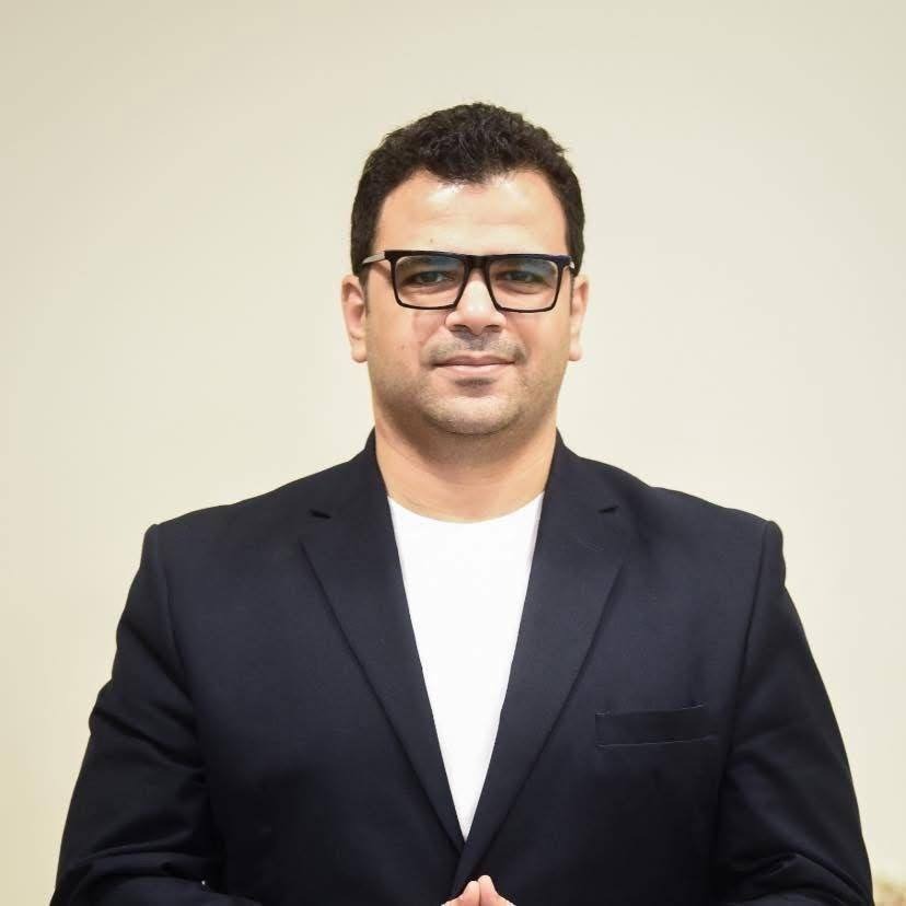 مصطفى عمار